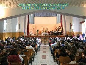 grande-affluenza-di-ragazzi-alla-festa-diocesana-della-pace-2015-organizzata-dall-azione-cattolica-ragazzi-della-diocesi-di-mazara-del-vallo