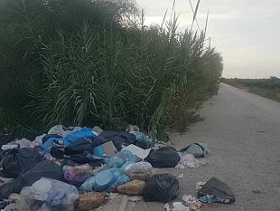 video-discarica-abusiva-nella-strada-fra-torretta-granitola-e-kartibubbo