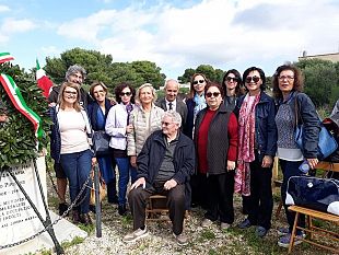 marsala-gli-alunni-dellistituto-comprensivo-s-pellegrino-percorrono-i-passi-della-legalita-in-corteo-per-conoscere-e-ricordare-vito-pipitone-sindacalista-marsalese-uccis