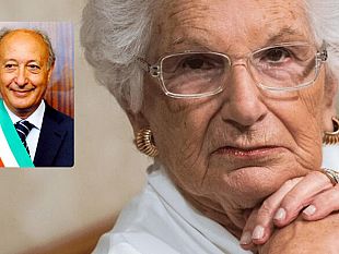 il-sindaco-di-girolamo-ha-conferito-la-cittadinanza-onoraria-alla-senatrice-a-vita-liliana-segre