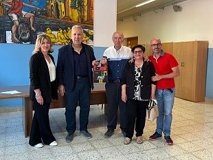 erice-no-ai-regali-per-il-50esimo-anniversario-coniugi-donano-defibrillatore