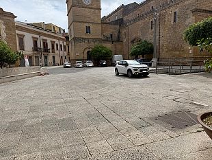 locali-ufficio-carte-didentita-e-viabilita-e-sosta-in-piazza-umberto