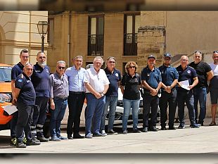 calatafimi-segesta-la-protezione-civile-regionale-consegna-un-mezzo-antincendio