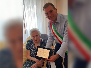 compie-104-anni-giuseppa-mione-e-la-piu-anziana-di-castellammare-del-golfo