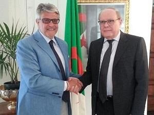 mazara-l-algeria-il-piu-grande-paese-del-maghreb-a-blue-sea-land-2014