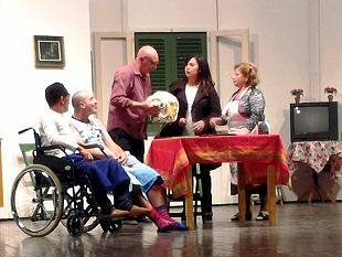 dopo-il-successo-di-sabato-scorso-in-estate-la-replica-della-commedia-di-maurizio-favilla