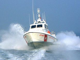 mazara/catamarano-alla-deriva-a-largo-di-capo-feto-soccorso-dalla-guardia-costiera