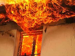furto-in-abitazione-non-trovano-nulla-e-appiccano-il-fuoco