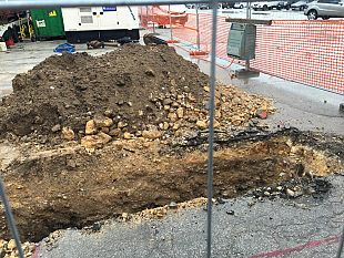 lungomare-mazzini-posa-dasfalto-temporanea-dopo-gli-scavi-per-la-fognatura