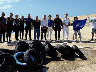 mazara-raccolta-pneumatici-allinterno-del-porto-promossa-da-marevivo