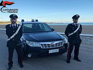 trapani/san-vito-lo-capo-si-scaglia-contro-i-carabinieri-arrestato-24enne