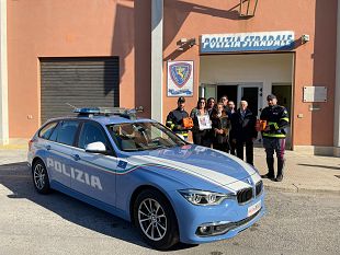 donati-due-defibrillatori-alla-polizia-stradale-in-memoria-di-davide-agosta