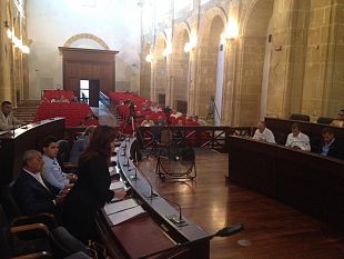 consiglio-comunale-cortocircuiti-politici-approvata-modifica-al-regolamento-cimiteriale