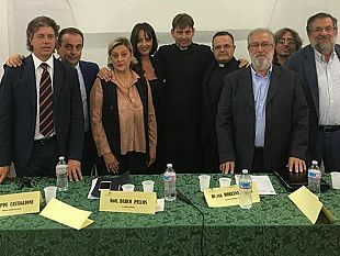 pubblico-numeroso-e-attento-per-la-toccante-testimonianza-di-don-antonio-coluccia-ieri-nell-ex-chiesa-dell-addolorata-a-campobello