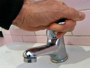 la-commissione-rassicura-i-cittadini-in-fase-di-riparazione-i-guasti-alla-rete-idrica-comunale