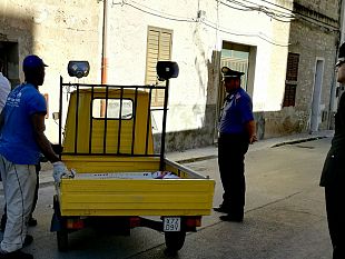 m5s-ritrovata-da-carabinieri-e-polizia-la-motoape-gialla-rubata-nel-tardo-pomeriggio-di-ieri