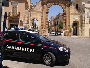 rubarono-una-borsa-ed-aggredirono-una-donna-identificati-dai-carabinieri-di-castelvetrano