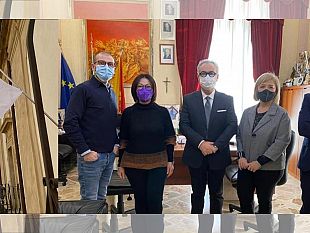 partanna-esposta-la-bandiera-del-rotary-dal-palazzo-municipale