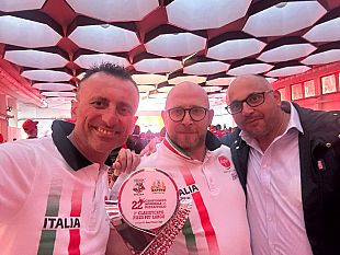 il-mazarese-salvatore-mirasolo-conquista-il-secondo-posto-per-la-pizza-piu-larga-al-mondiale-del-pizzaiuolo-di-napoli