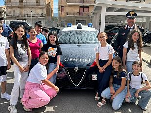 cultura-della-legalita-i-carabinieri-di-partinico-accolgono-gli-studenti-in-caserma