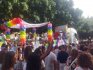 trapani-larcobaleno-del-pride-che-ha-invaso-la-citta