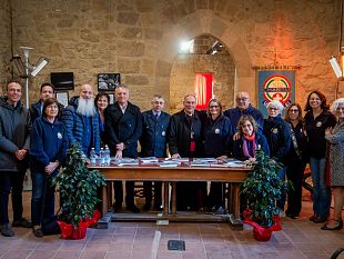 mostra-fotografica-vivro-damore-la-sottosezione-unitalsi-di-mazara-porta-a-salemi-la-bellezza-di-lourdes