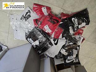 maxi-sequestro-di-capi-contraffatti-da-parte-della-guardia-di-finanza