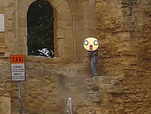 con-ramazza-e-rastrello-l-arco-normanno-diventa-piu-bello