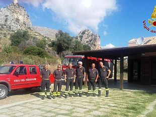 castellammare-del-golfo-attivata-la-squadra-aib-dei-vigili-del-fuoco-in-una-struttura-messa-a-disposizione-dallamministrazione-comunale