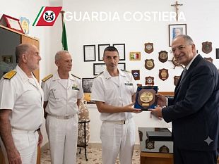 capitaneria-di-porto-di-mazara-la-visita-del-commissario-europeo-per-la-pesca-e-gli-oceani-costas-kadis