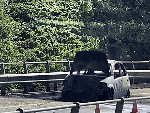 paura-sulla-a29-citroen-c3-prende-fuoco-alluscita-della-galleria