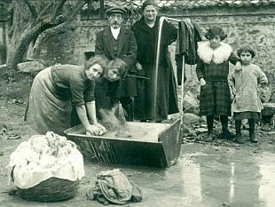 una-punta-di-sal-lacqua-si-diverte-a-far-morir-di-sete