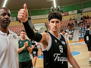 trapani-shark-batte-reggio-emilia-nella-semifinale-del-quadrangolare-di-udine