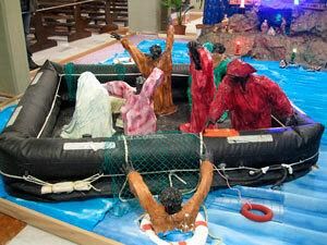 allestito-il-presepe-dei-migranti-messaggio-di-natale-del-vescovo-mogavero