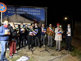 video-7-sindaci-insieme-ad-orgoglio-belicino-per-dire-no-alla-chiusura-dell-ospedale