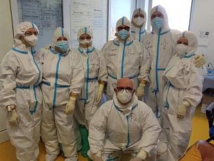 mazara-del-vallo-il-vescovo-entra-nel-reparto-covid-dellospedale