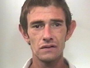 ruba-degli-oggetti-da-casa-propria-e-i-genitori-lo-denunciano-arrestato-dai-carabinieri