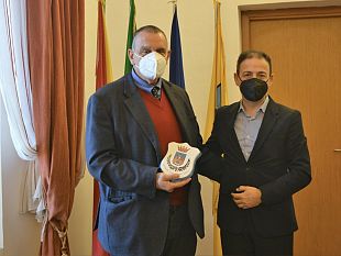 il-dott-di-michele-va-in-pensione-incontro-con-il-sindaco-quinci