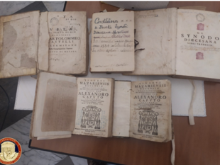 mazara-restituiti-5000-documenti-di-eta-compresa-tra-il-1400-1800-alla-diocesi