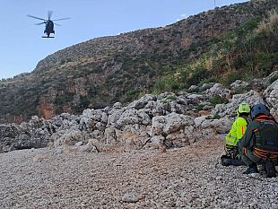 turista-colta-da-malore-a-cala-delluzzo-scatta-il-soccorso-in-elicottero