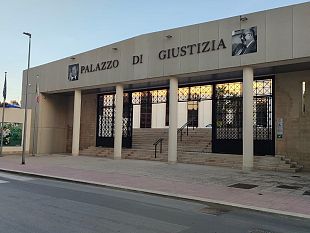 a-processo-spiderman-per-minacce-e-lesioni-nei-confronti-della-compagna-e-per-incendio-di-mezzi