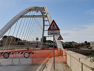 chiusura-ponte-sul-fiume-deliaarena-il-comune-diffida-lex-provincia