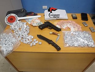 arrestato-spacciatore-22enne-aveva-300-dosi-di-hashish-e-armi