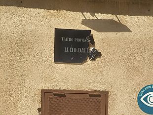 segnalazioni-del-cittadino-lo-scempio-del-teatro-lucio-dalla