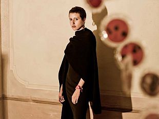 a-san-gimignano-le-finestre-di-giuseppina-giordano-aperte-sul-mondo