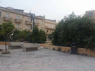 mazara-degrado-ed-abbandono-di-piazza-imam-al-mazari-disagi-per-i-residenti