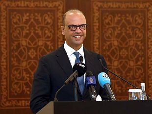 italia-tunisia-alfano-vicini-ai-pescatori-di-mazara-del-vallo