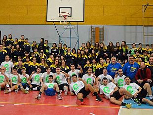 video-pallavolo-mazara-95-ora-c-siamo-l-abbraccio-fra-societa-e-tifosi-nell-ultima-in-casa-dopo-la-vittoria-del-campionato