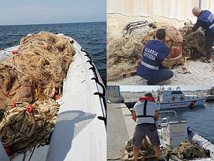 guardia-costiera-sequestra-le-sciabiche-allinterno-della-riserva-dello-stagnone
