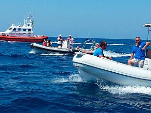 isole-egadi-presi-e-multati-pesantemente-dalla-capitaneria-di-porto-di-trapani-alcuni-ricciaioli-palermitani-intenti-a-depredare-l-amp